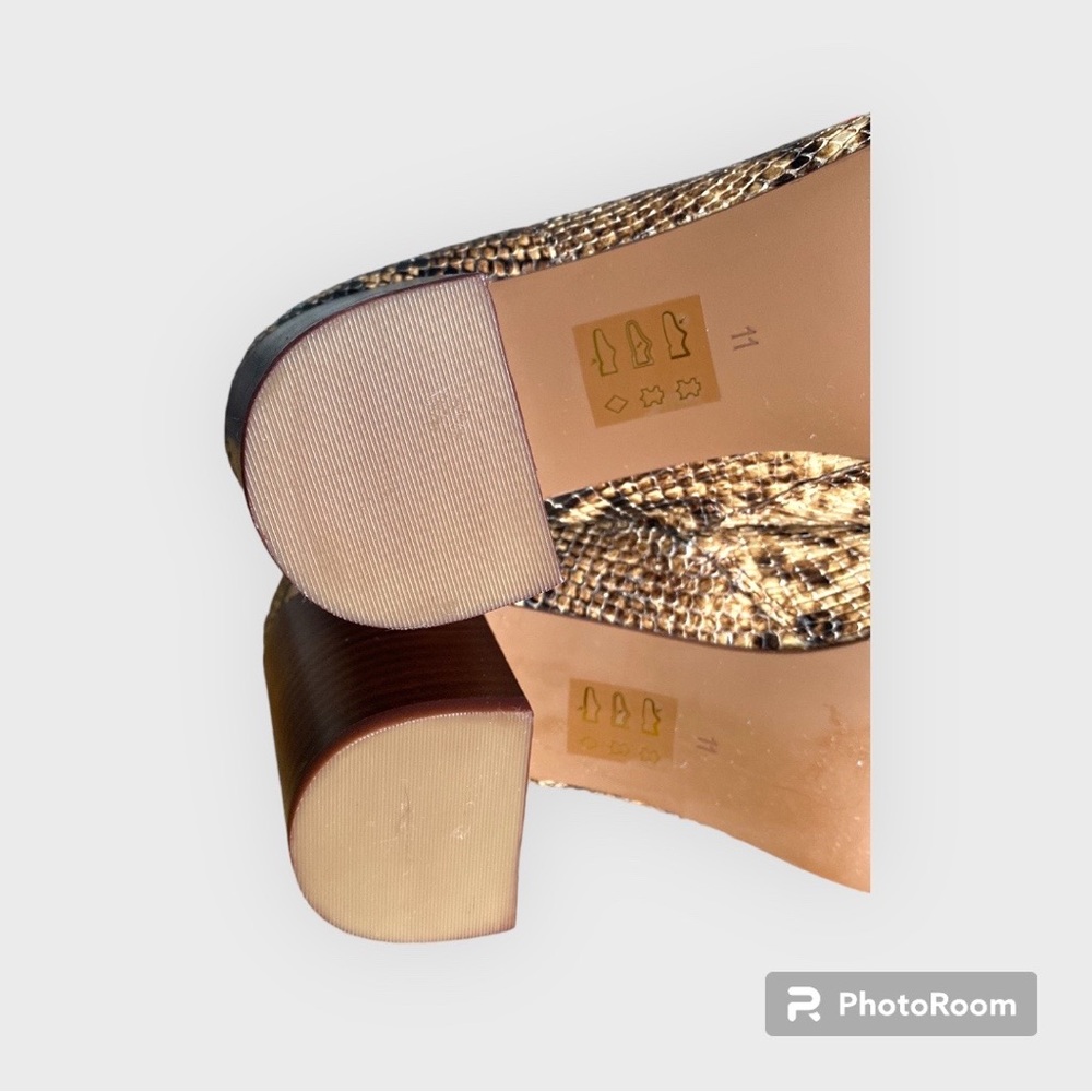 ❌SOLD❌The Fiona Boot in Snake Embossed Leather - Picture 11 of 14